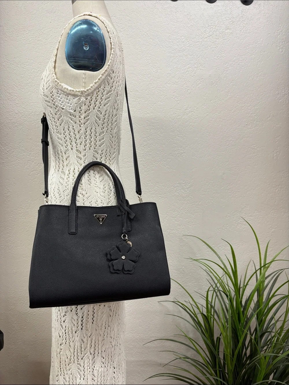 Guess lucci medium girlfriend Satchel black with Floral Charm